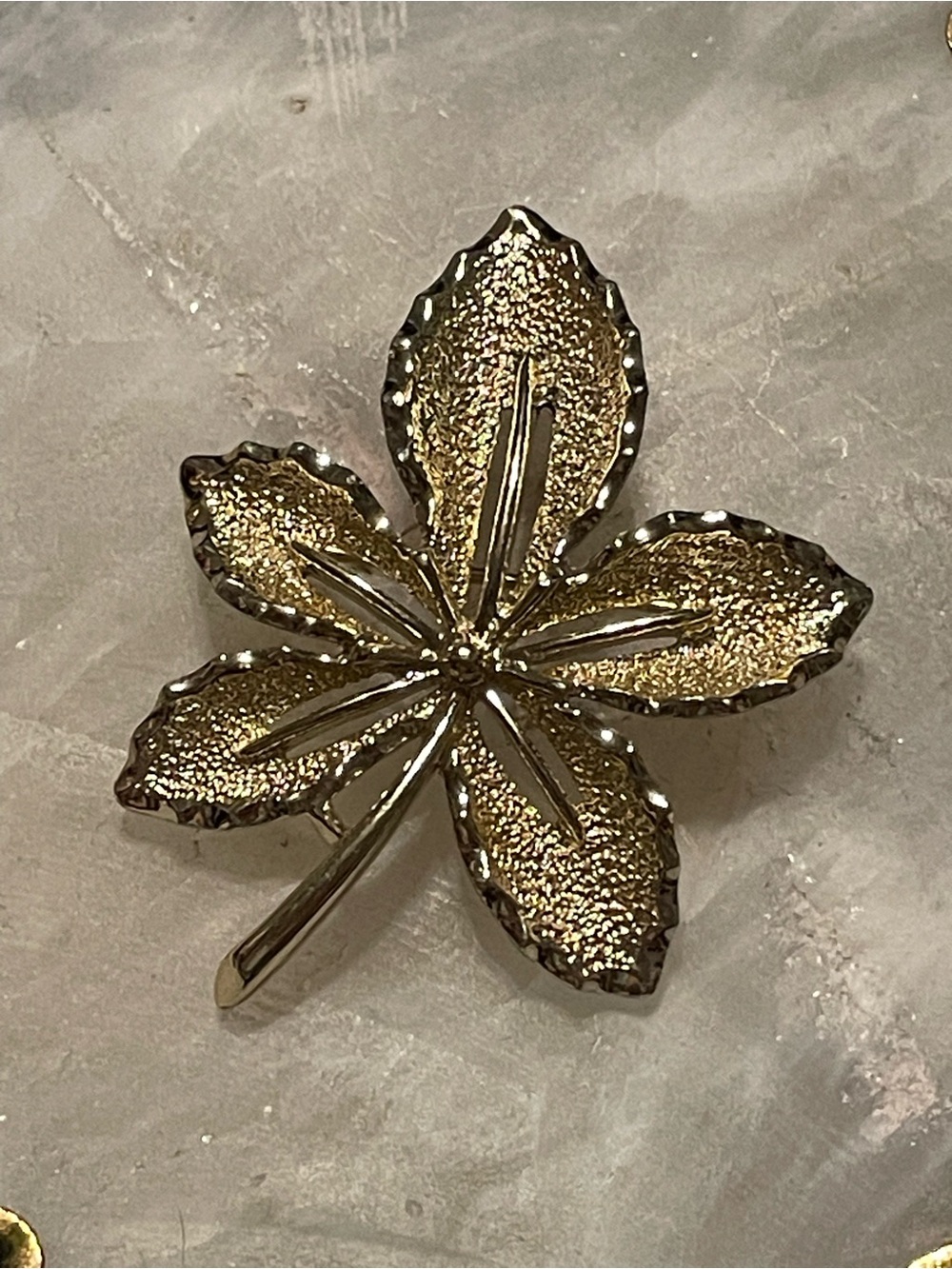Vintage Gold Tone Signed Sarah Coventry Pin #7106